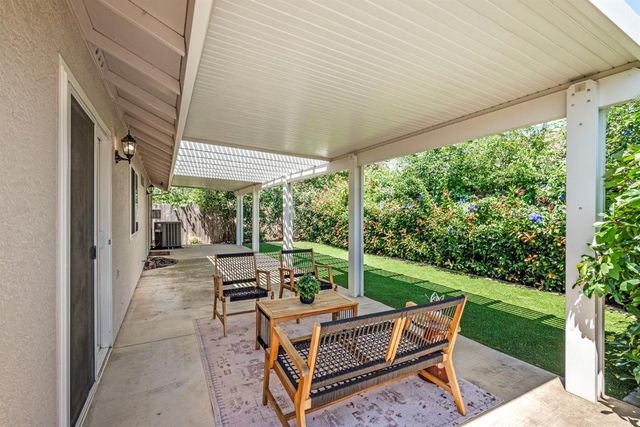 2240 Moraga Dr, Lincoln, CA 95648