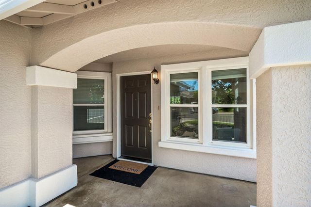 2240 Moraga Dr, Lincoln, CA 95648