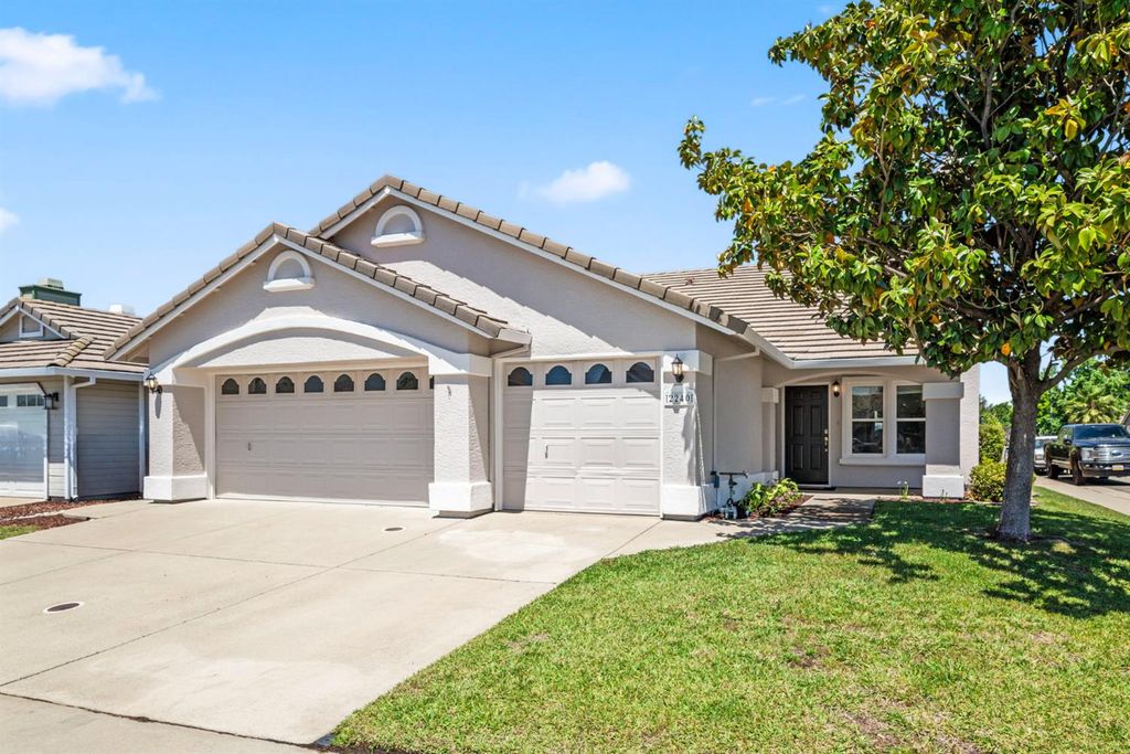 2240 Moraga Dr, Lincoln, CA 95648
