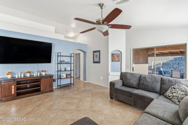 641 E Blue Rock Way, Vail, AZ 85641