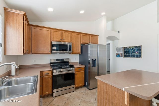 641 E Blue Rock Way, Vail, AZ 85641