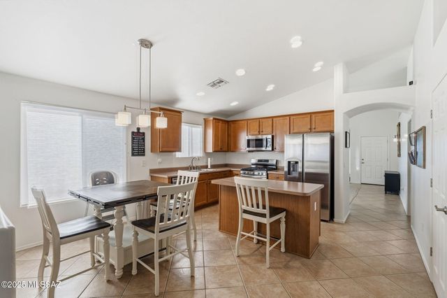 641 E Blue Rock Way, Vail, AZ 85641