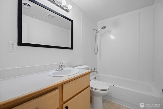 904 906 E Alderwood Drive, Moses Lake, WA 98837