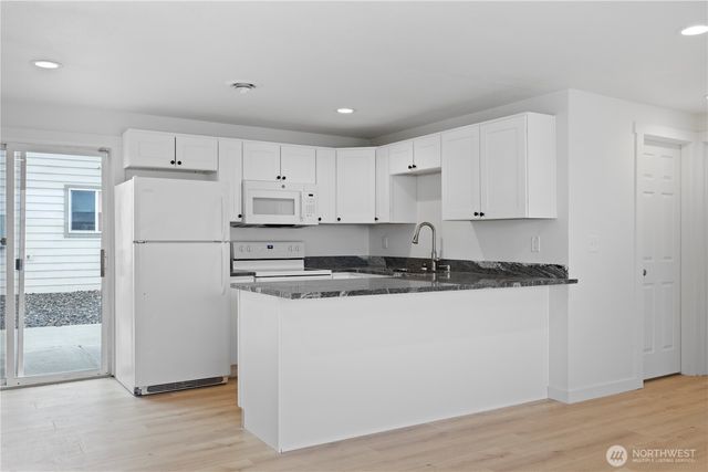 904 906 E Alderwood Drive, Moses Lake, WA 98837