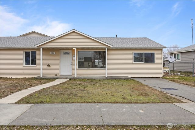 904 906 E Alderwood Drive, Moses Lake, WA 98837
