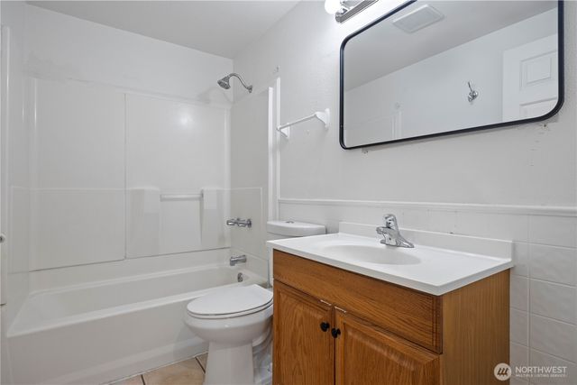 904 906 E Alderwood Drive, Moses Lake, WA 98837