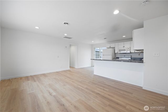 904 906 E Alderwood Drive, Moses Lake, WA 98837