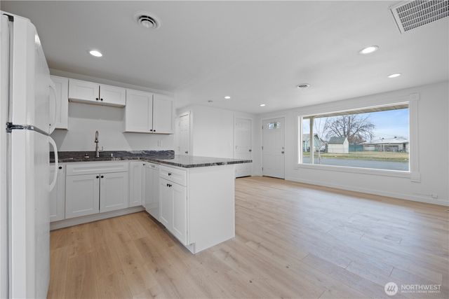 904 906 E Alderwood Drive, Moses Lake, WA 98837