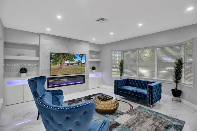 63 SE 5th Ave, Deerfield Beach, FL 33441