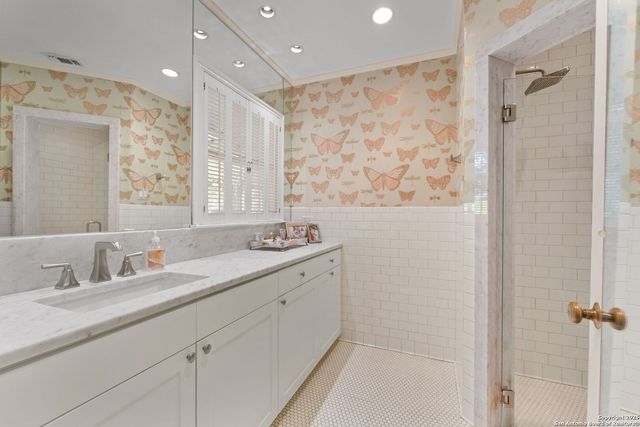 701 Ridgemont, Terrell Hills, TX 78209