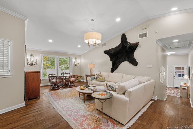 701 Ridgemont, Terrell Hills, TX 78209