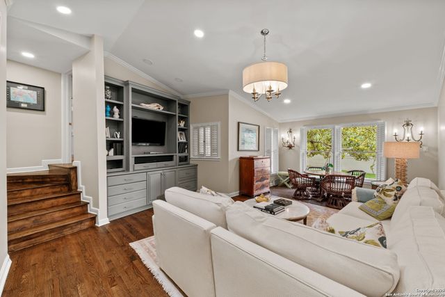 701 Ridgemont, Terrell Hills, TX 78209