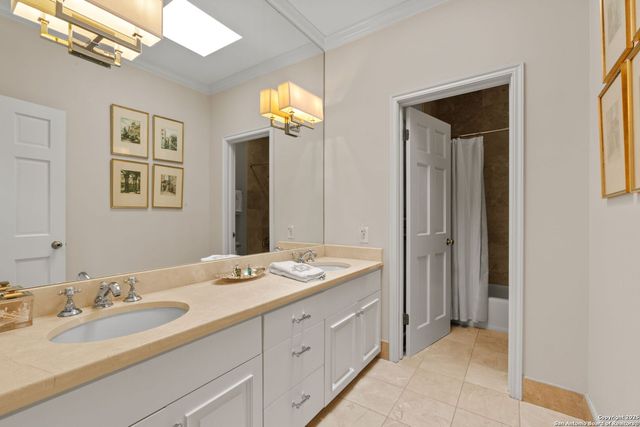 701 Ridgemont, Terrell Hills, TX 78209