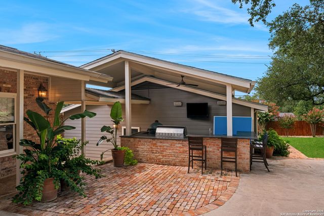 701 Ridgemont, Terrell Hills, TX 78209