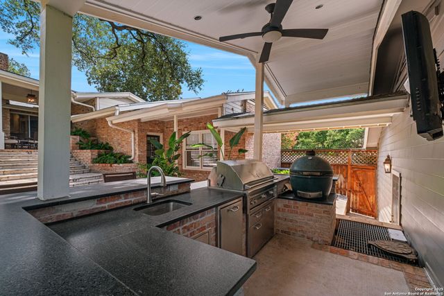 701 Ridgemont, Terrell Hills, TX 78209