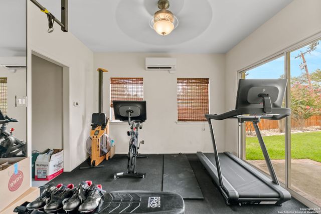 701 Ridgemont, Terrell Hills, TX 78209