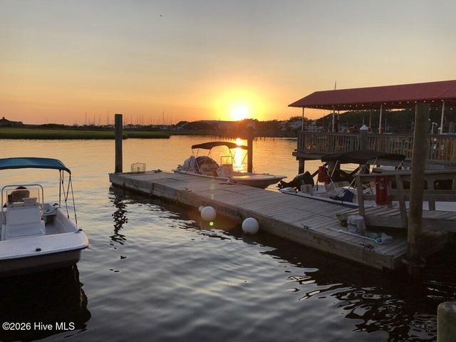 184 Elm Road, Southport, NC 28461