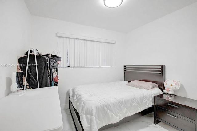 311 SW 68th Terrace, Pembroke Pines, FL 33023