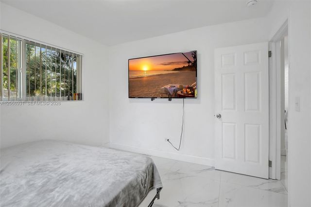 311 SW 68th Terrace, Pembroke Pines, FL 33023