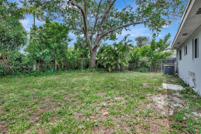 311 SW 68th Terrace, Pembroke Pines, FL 33023