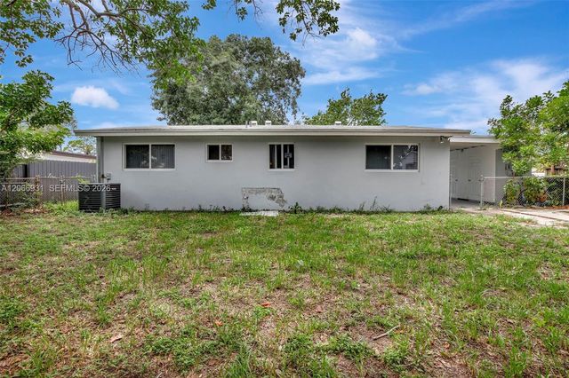 311 SW 68th Terrace, Pembroke Pines, FL 33023