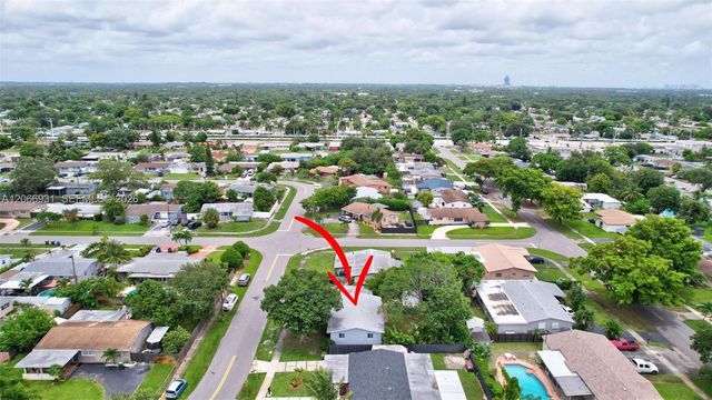 311 SW 68th Terrace, Pembroke Pines, FL 33023