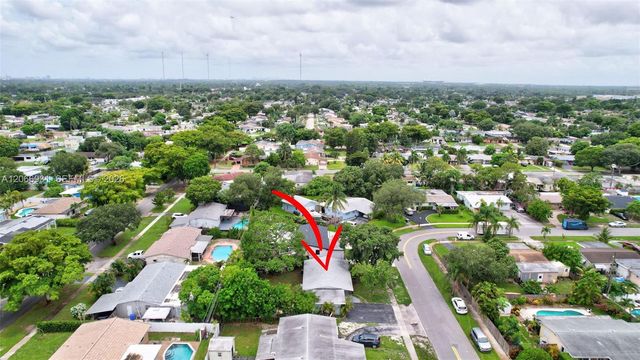 311 SW 68th Terrace, Pembroke Pines, FL 33023