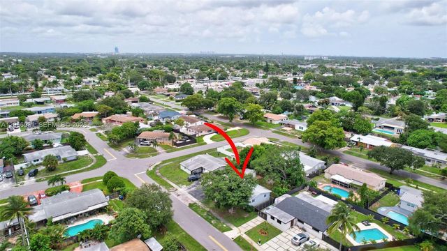 311 SW 68th Terrace, Pembroke Pines, FL 33023