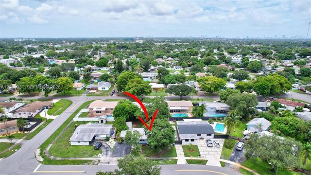 311 SW 68th Terrace, Pembroke Pines, FL 33023