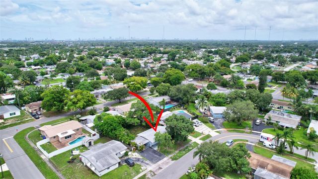 311 SW 68th Terrace, Pembroke Pines, FL 33023