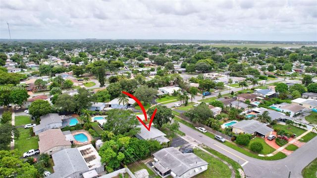 311 SW 68th Terrace, Pembroke Pines, FL 33023