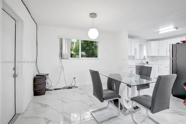 311 SW 68th Terrace, Pembroke Pines, FL 33023