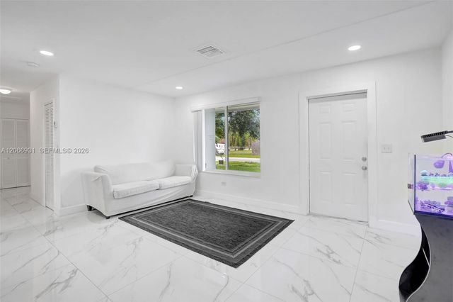 311 SW 68th Terrace, Pembroke Pines, FL 33023