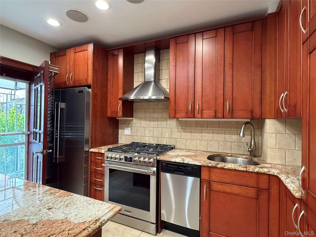 6194 Grove St, Ridgewood, NY 11385
