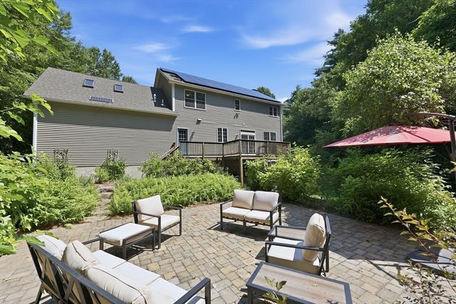 272 Aldrich St, Belchertown, MA 01007