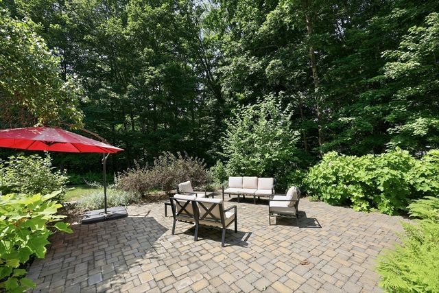 272 Aldrich St, Belchertown, MA 01007