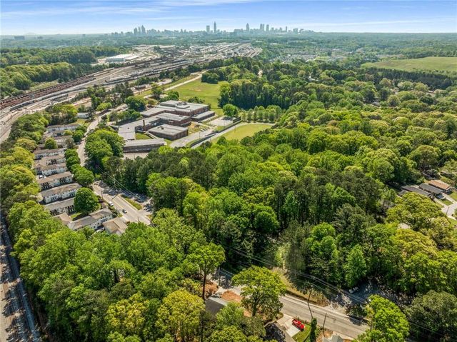 2351 Perry Boulevard NW, Atlanta, GA 30318