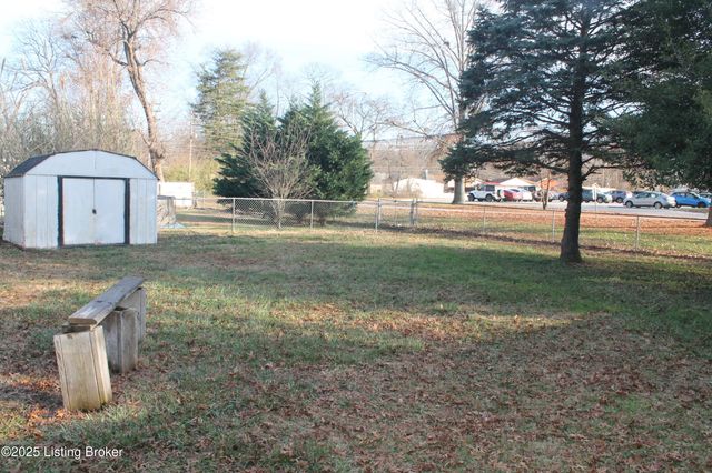 1534 Anna Ln, Louisville, KY 40216