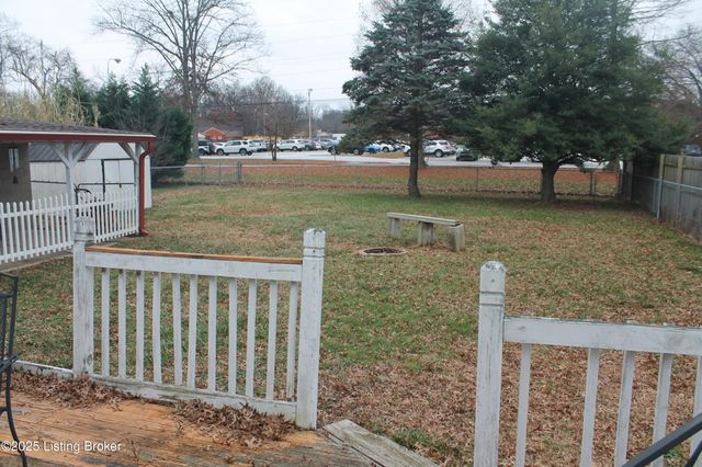 1534 Anna Ln, Louisville, KY 40216