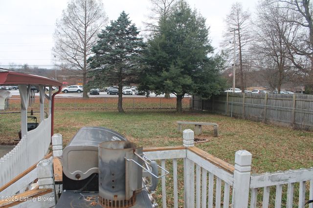 1534 Anna Ln, Louisville, KY 40216