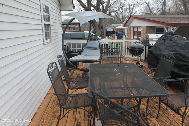 1534 Anna Ln, Louisville, KY 40216