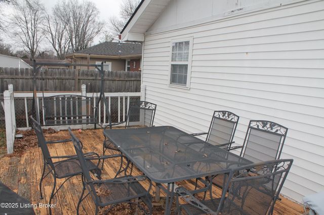 1534 Anna Ln, Louisville, KY 40216