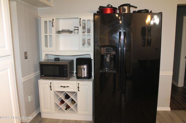 1534 Anna Ln, Louisville, KY 40216