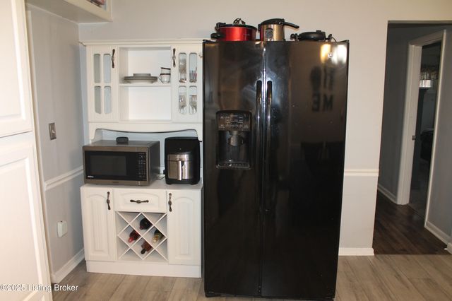 1534 Anna Ln, Louisville, KY 40216