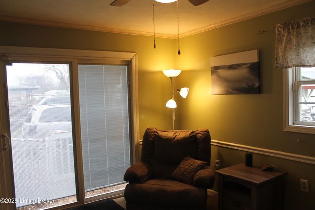 1534 Anna Ln, Louisville, KY 40216