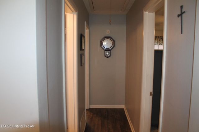 1534 Anna Ln, Louisville, KY 40216