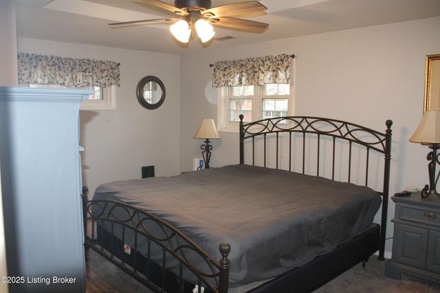 1534 Anna Ln, Louisville, KY 40216