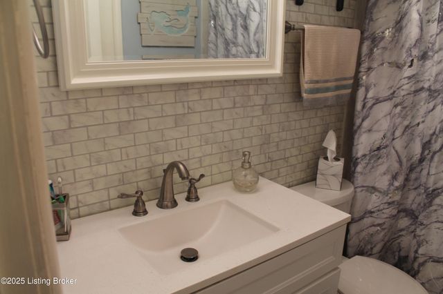 1534 Anna Ln, Louisville, KY 40216