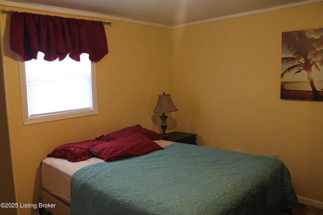 1534 Anna Ln, Louisville, KY 40216