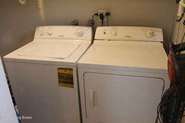 1534 Anna Ln, Louisville, KY 40216